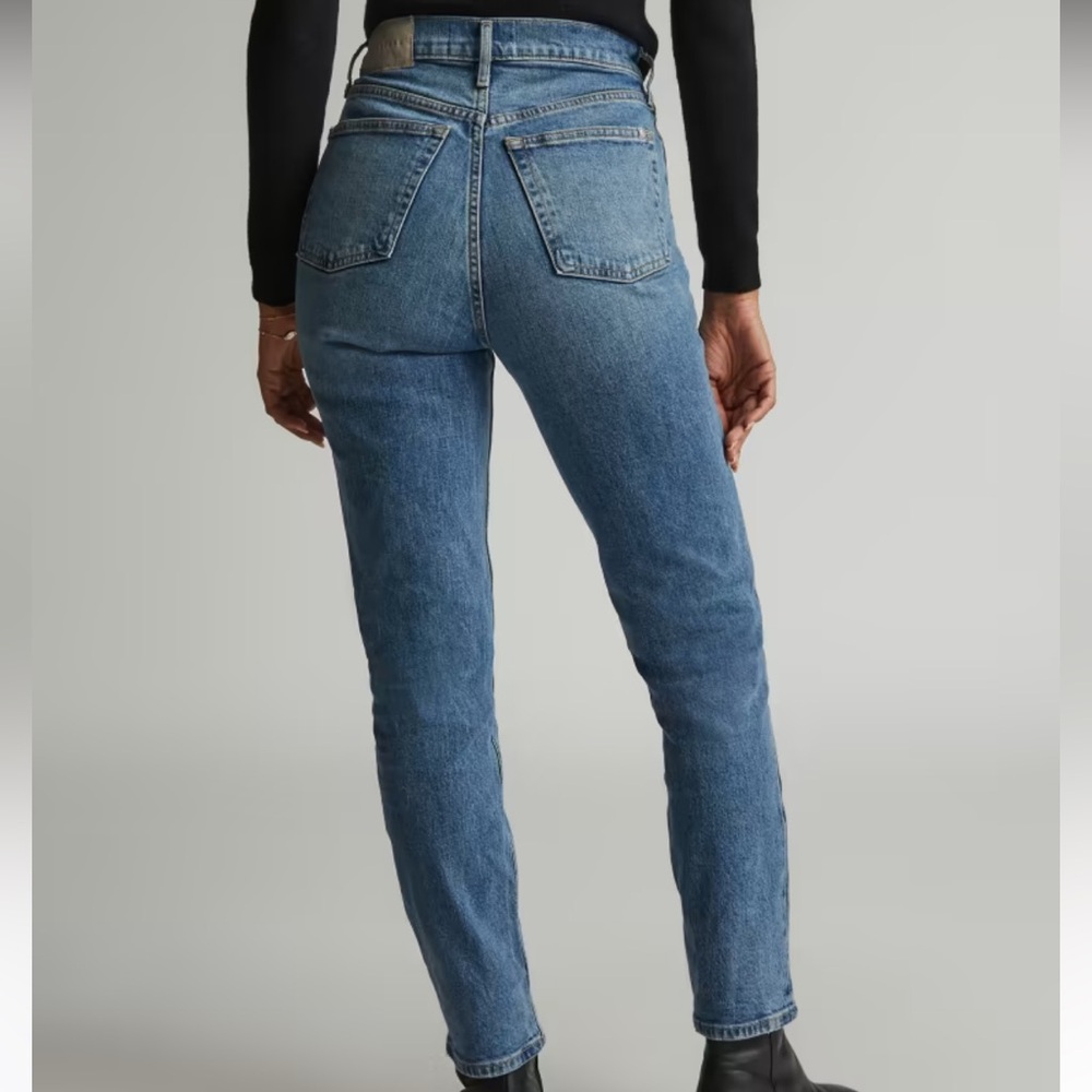 Everlane The Original Cheeky Jean in Worn-In Mid Blue